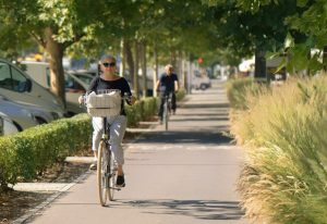 How Do Joints Age And Cause Joint Pain? 8 Proven Methods To Avoid Joint Pains. 4 cycling for joint pain